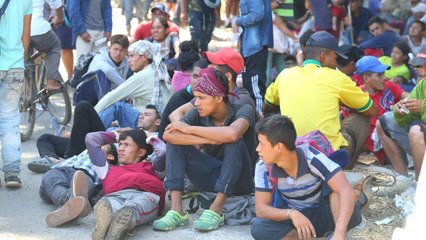 Caravana migrante hace parada en busca de asilo en Chiapas