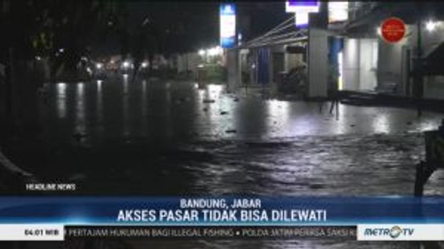 Hujan Deras, Ratusan Kios di Pasar Induk Gedebage Bandung Terendam Banjir