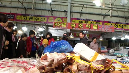 정 넘치는 설 대목장, 주변 도로 주차 가능! / YTN