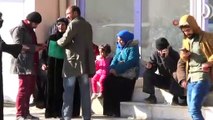 Haberi duyan Suriyeliler gümrük kapısına akın etti