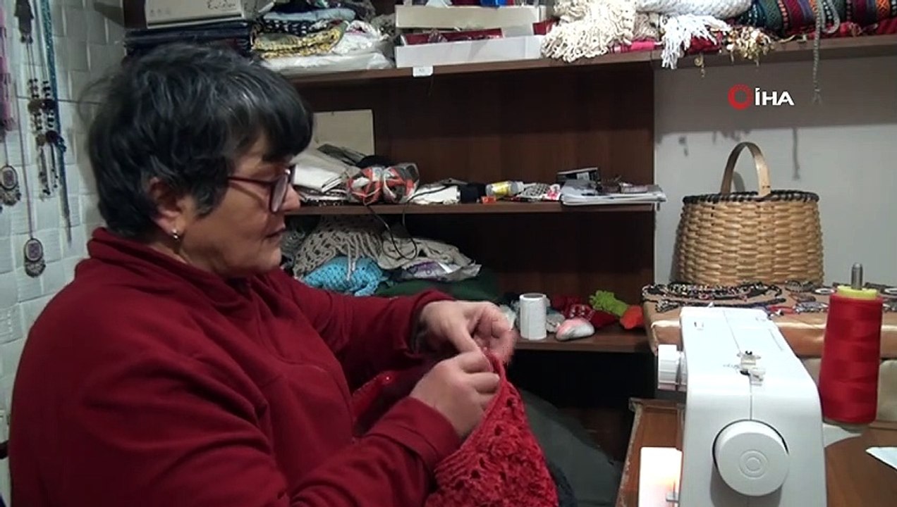 Sinop’a özgü yöresel ürünleri dikip satıyor