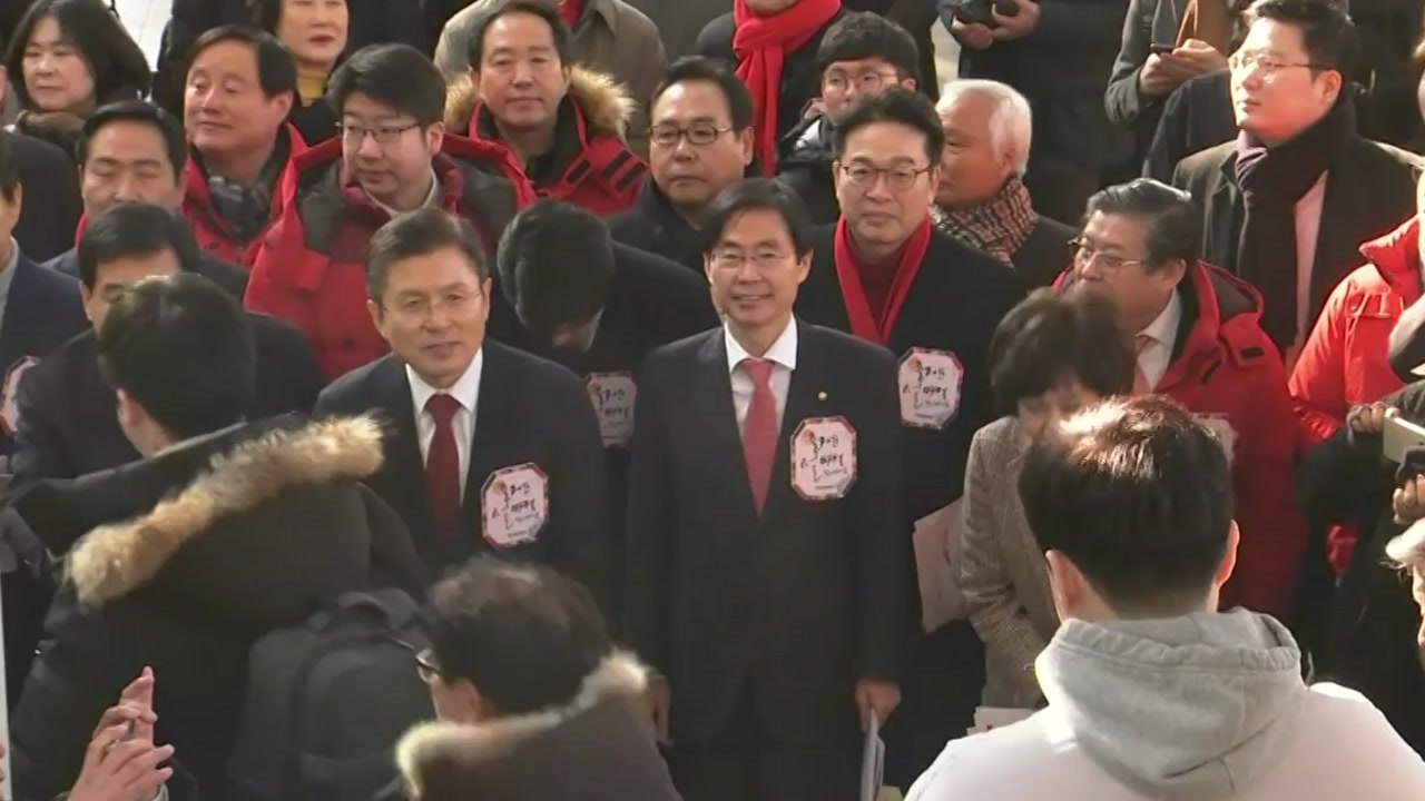 "집토끼를 잡아라"...설 민심 잡기 총력전 / YTN
