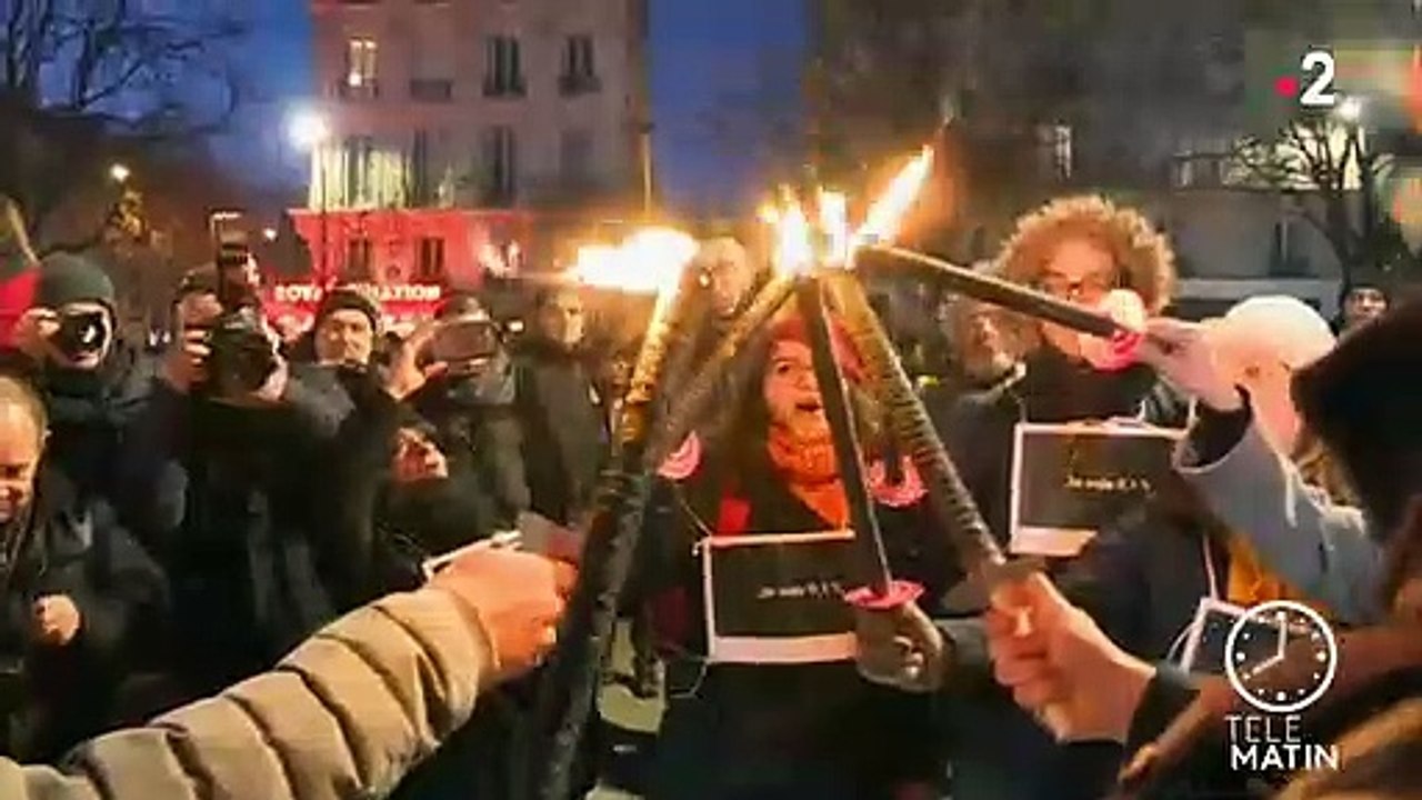 Des retraites aux flambeaux se sont déroulées hier soir dans plusieurs villes en France contre la réforme des retraites - VIDEO