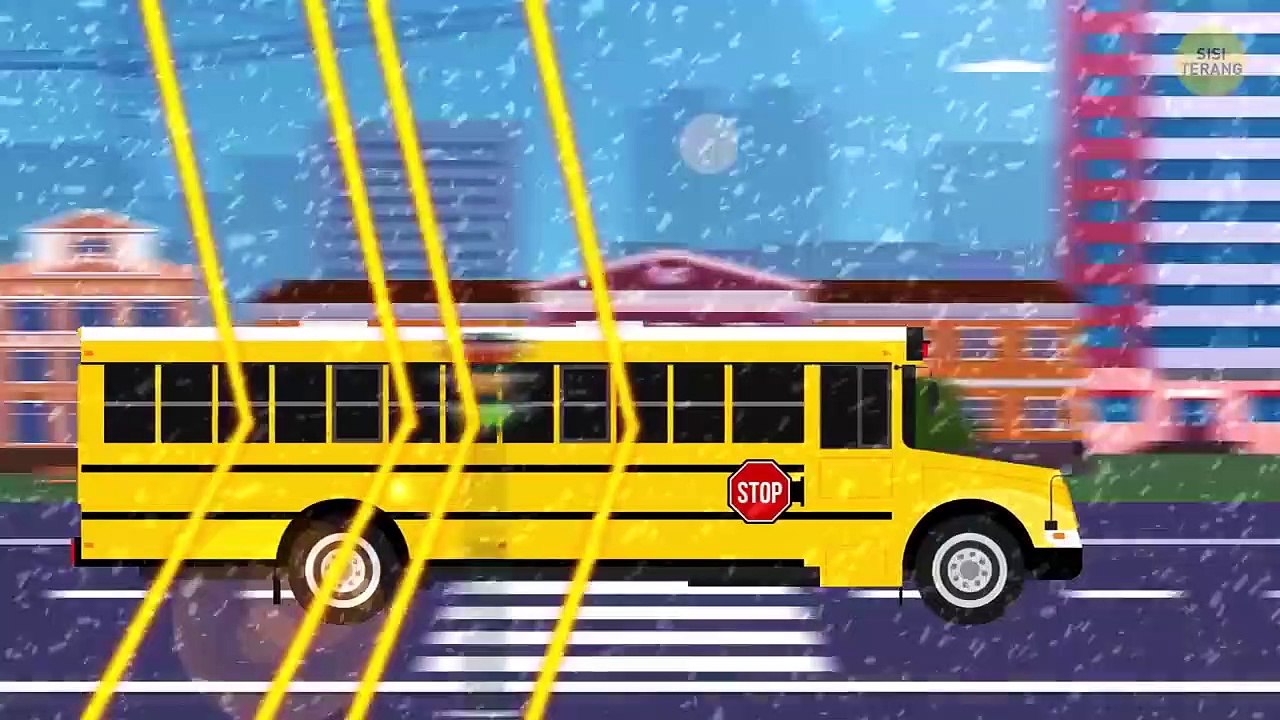 Alasan Bus Membuka Pintu Saat Melintas Rel Kereta