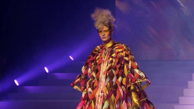 Jean Paul Gaultier despide las pasarelas con un espectacular desfile