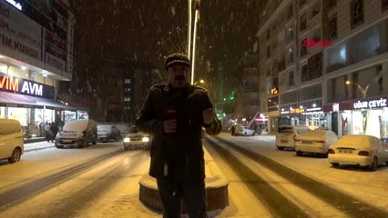 Van erciş'e yılın ilk karı yağdı