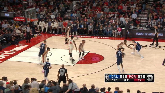 Mavericks win in Portland despite Lillard scoring 47 points
