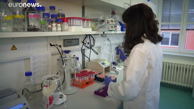 Francia confirma tres casos de coronavirus en París y Burdeos, los primeros en Europa