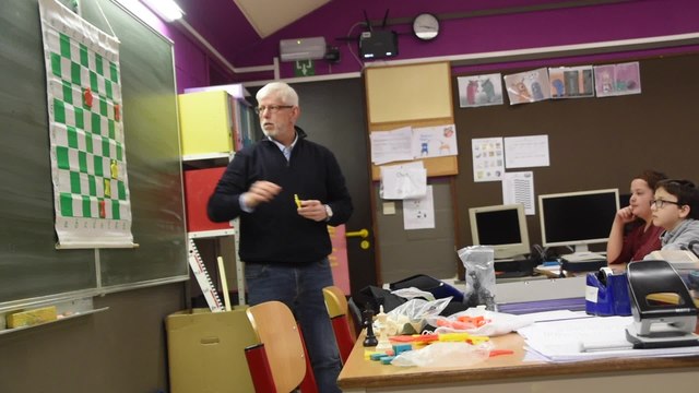 Walcourt: les élèves de l'école de Somzée apprennent à jouer aux échecs (24.01.20)