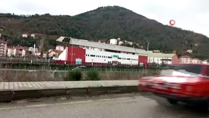 Kastamonu’da şiddetli fırtına stadyumun çatısını uçurdu