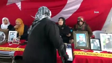 HDP önünde evlat nöbeti tutan ailelere katılım çığ gibi büyüyor