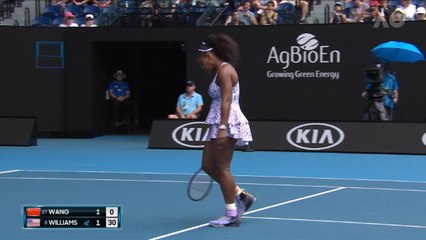 Скачать видео: Open d'Australie - Federer miraculé, Serena Williams à la trappe