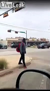 Poursuite d'un fuyard.. autour d'un rond point ! La police tourne en rond !