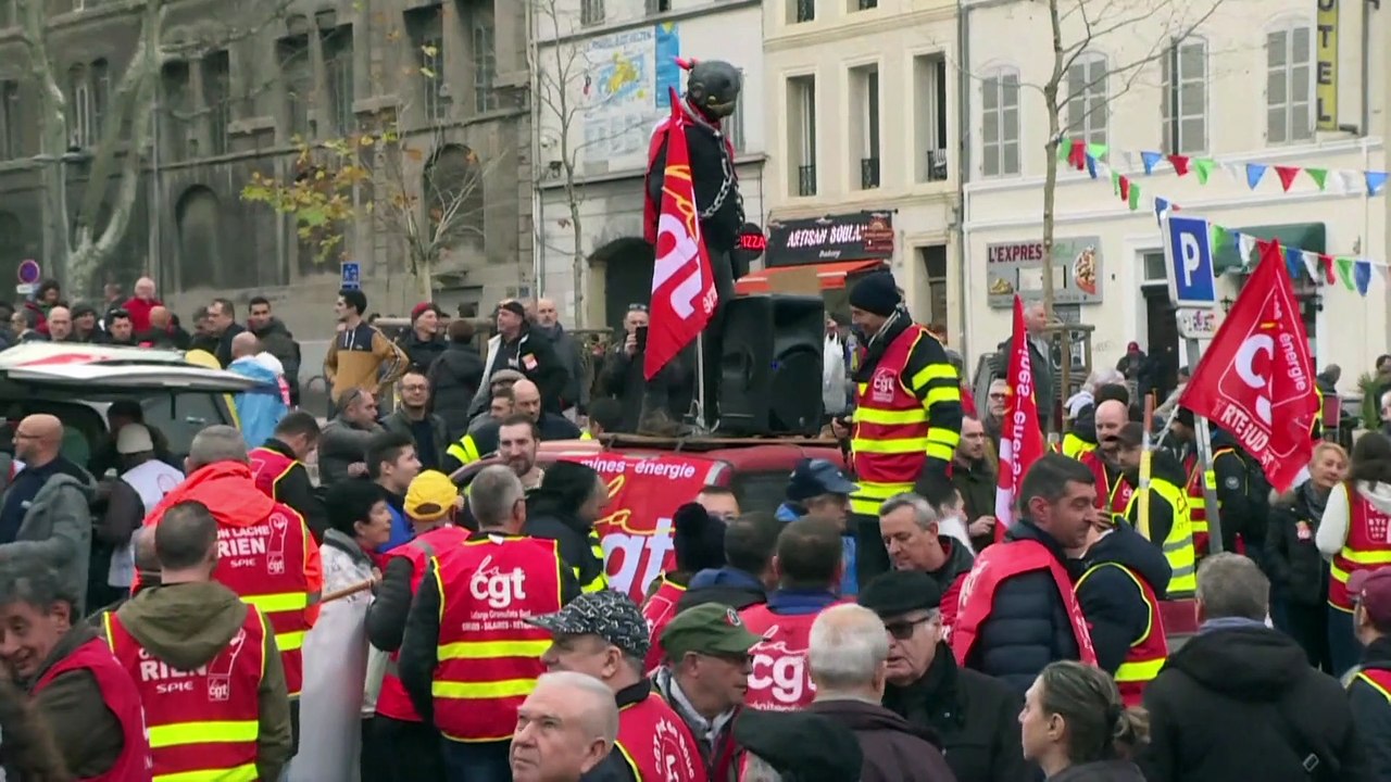 'Raub des Jahrhunderts': Proteste gegen französische Rentenreform