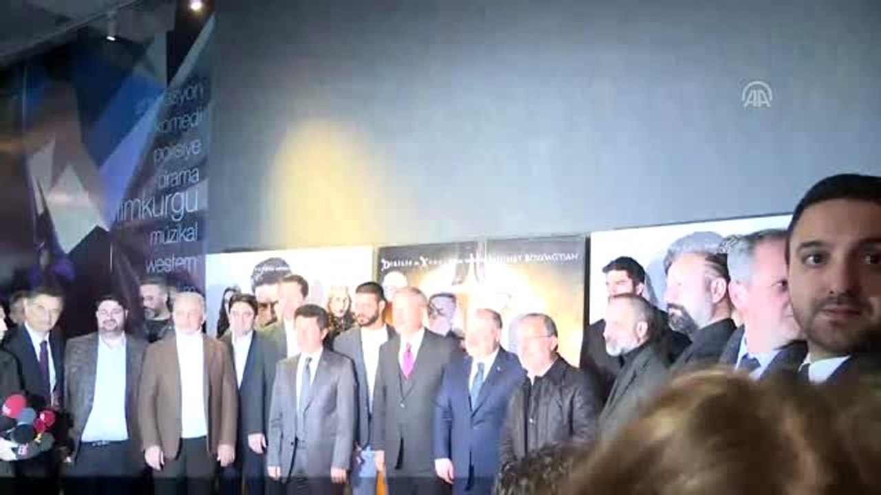 Bakan Akar ve Bakan Varank, "Türkler Geliyor: Adaletin Kılıcı" filmini izledi