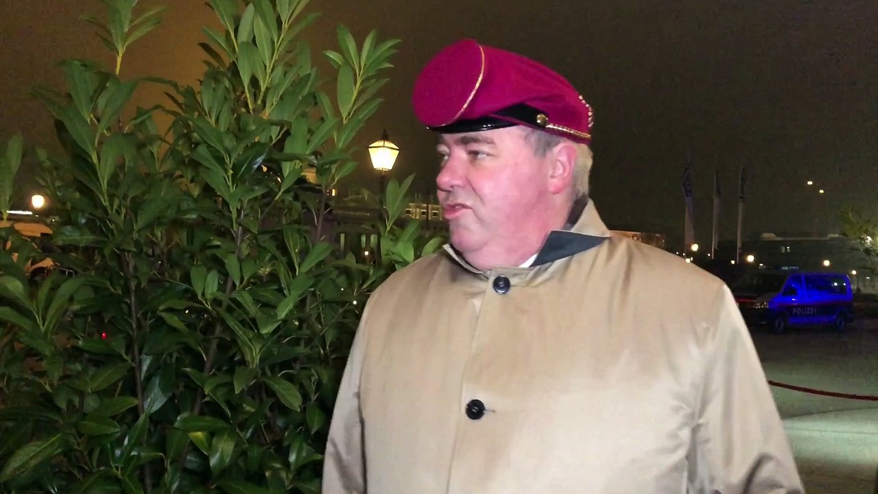 Akademikerball 2020: Stimmen vor der Hofburg