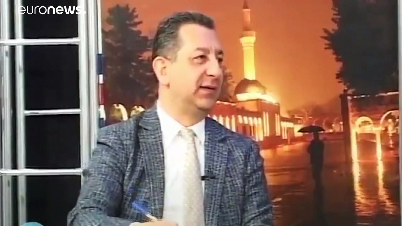 Elazığ'daki deprem anı canlı yayında stüdyoya yansıdı