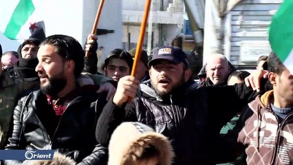 خروج مظاهرة قرب معبر باب السلامة للتنديد بقصف مدن إدلب وحلب