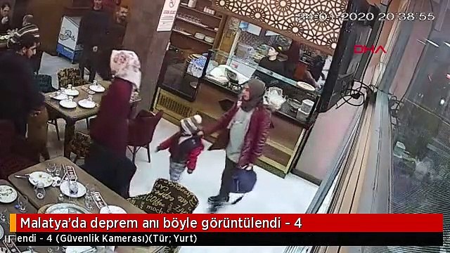 Malatya'da deprem anı böyle görüntülendi - 4