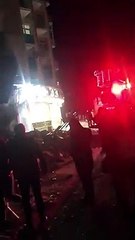 Elazığ depreminden acı haber: Çocuğuna çatı olan baba