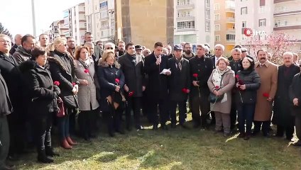 Uğur Mumcu’nun ölüm yıl dönümünde açılan basın anıtında isim tartışmaları