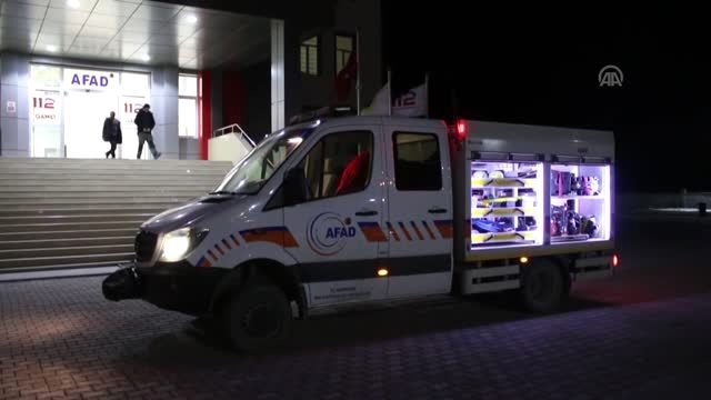 Deprem nedeniyle Elazığ ve Malatya'ya arama kurtarma ekibi gönderildi