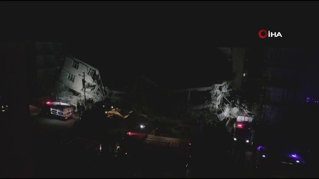 Elazığ merkez Sünsürü mahallesinde enkaz altındakileri kurtarma çalışmaları havadan görüntüledi