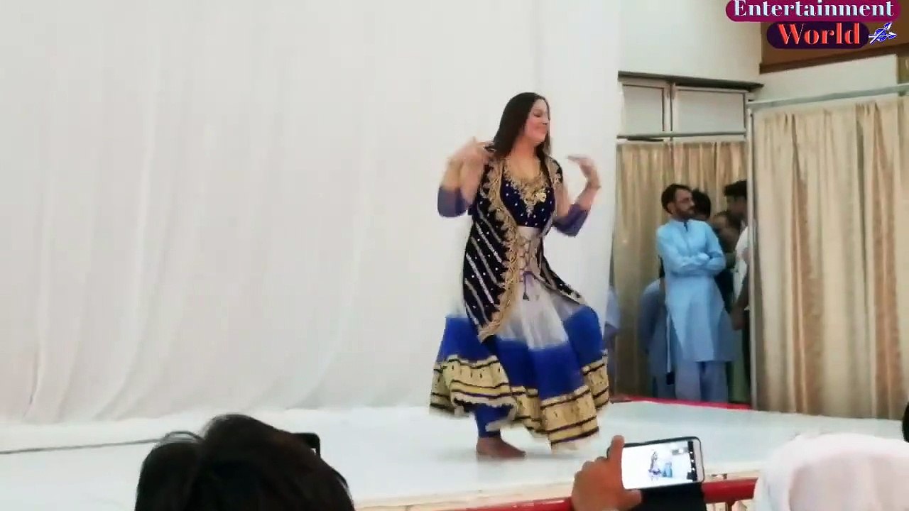 pashto actor Neelam Gul dance