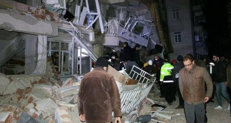 Elazığ'daki depremin ardından ünlü isimlerden üst üste paylaşımlar geldi