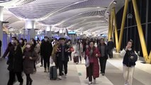 Çin'den gelen yolcuların termal kameralarla kontrolü devam ediyor