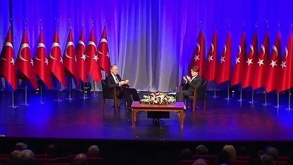 Uğur Dündar'ın programında deprem haberini alan Akşener: Aklımız orada, isterseniz siyaset konuşmayı bırakalım