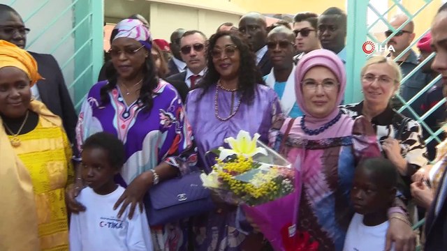 - Emine Erdoğan Senegal'de rehabilitasyon merkezinin açılışını yaptı