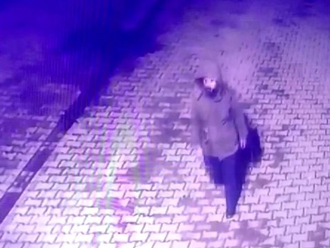 Deprem sonrası eline aldığı bıçakla 160 aracın lastiğini patlattı