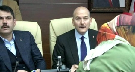 3 bakan, Elazığ depremi için açıklama yapmaya hazırlanırken depreme yakalandı