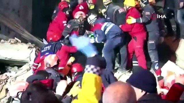 Deprem, AFAD Afet ve Acil Durum Yönetim Merkezinden anbean takip ediliyor