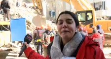 Elazığ'da deprem bölgesinden canlı yayın yapan muhabir, gözyaşlarına hakim olamadı