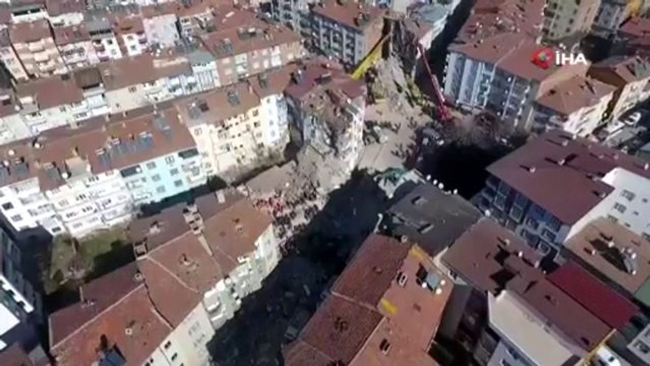 Enkazın altında 112'yi arayan vatandaş ''Nefes alamıyorum'' diyerek yardım istedi