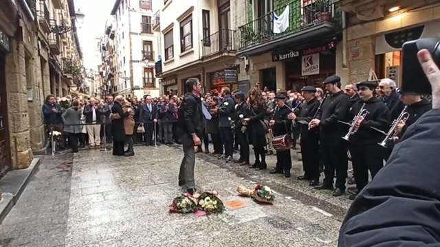 Una placa recuerda en San Sebastián a Gregorio Ordóñez