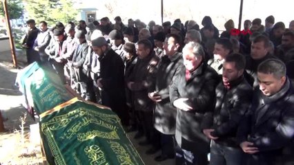 Malatya'da depremde ölen 2 kişi de toprağa verildi