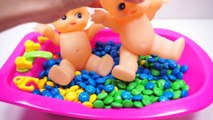 Learn colors Twin Baby Doll Bath Time Eat Colors MandMs Chocolate Nursery Rhymes Kid songs
