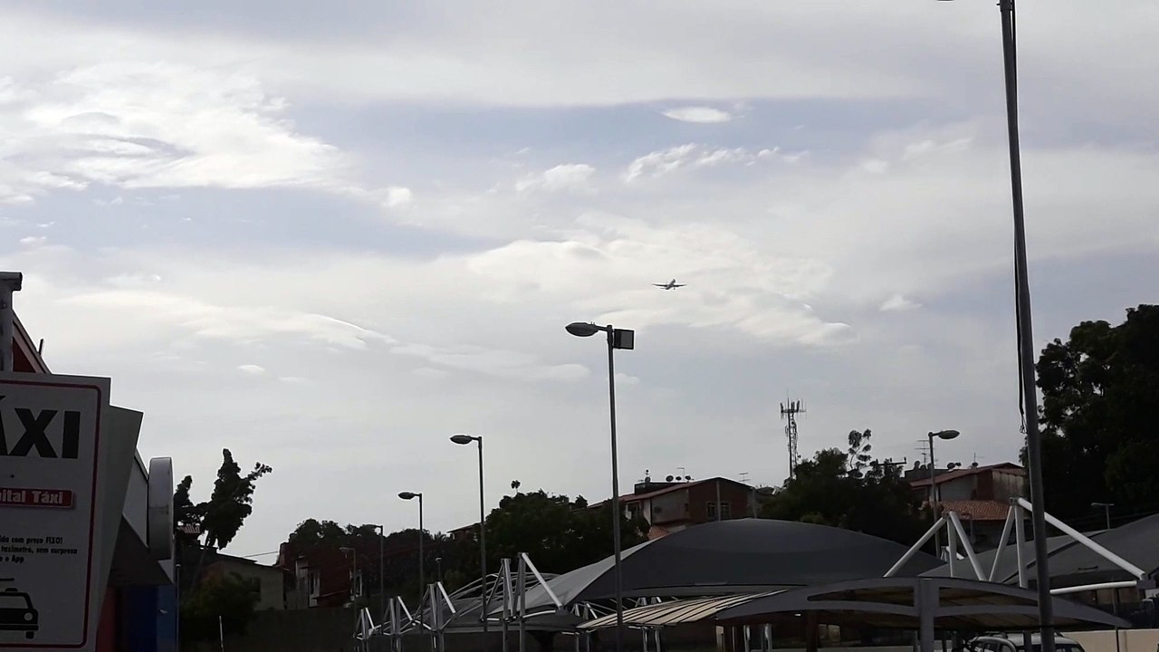 [SBFZ Spotting]Airbus A321 PT-XPB na final antes de pousar em Fortaleza vindo de Guarulhos(24/01/2020)