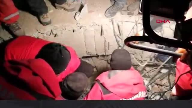 Jandarma'dan elazığ'daki depremde yapılan kurtarma çalışmalarına ilişkin paylaşım+-elazığ-...