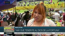 Bolivianos celebran la tradicional Feria de la Alasita