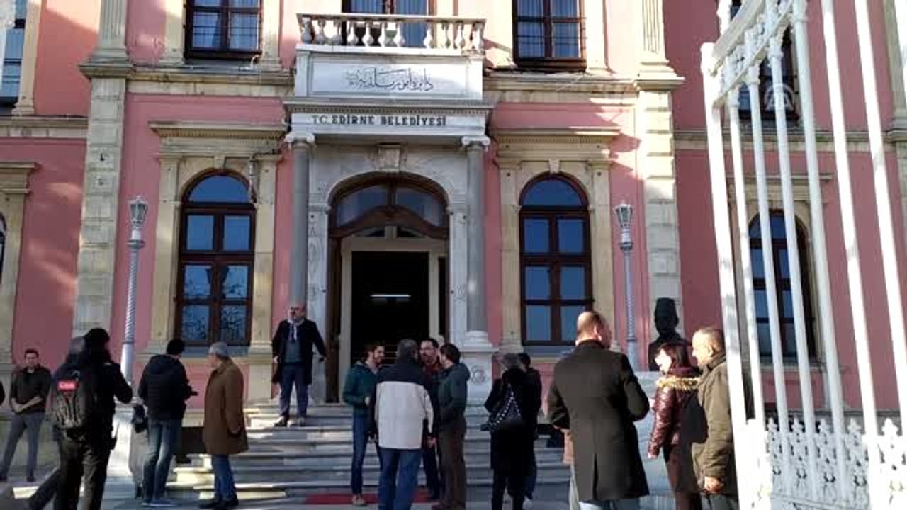 Edirne Belediye Başkanı Gürkan: "Depremle ilgili devlet ve millet teyakkuza geçti"