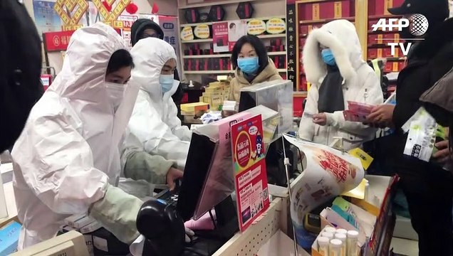 Coronavirus: quarantined residents of Wuhan fill the pharmacies