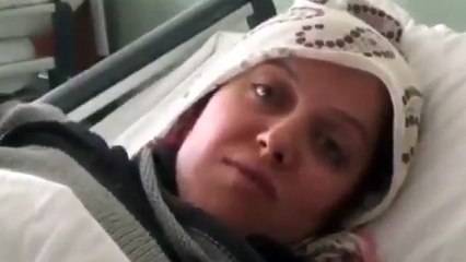 Elazığdaki depremde enkaz altından kurtarılan bir vatandaş