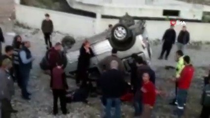 Hafif ticari araç takla attı 4 yaralı