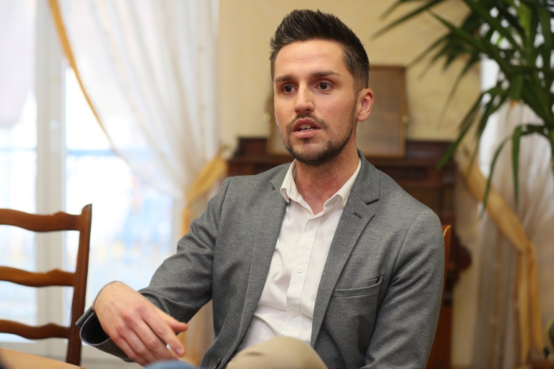 "J'invite tous les jeunes à s'investir au sein des conseils municipaux"