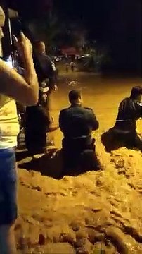 Resgate de família em Iúna durante enchente