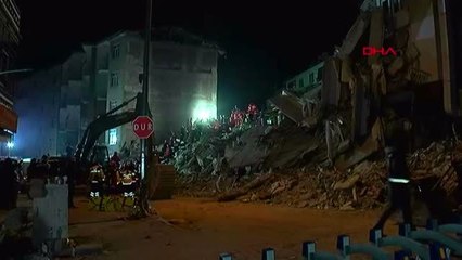 Elazığ ? küçük nüsra'nın annesi ayşe yıldız enkazdan yaralı olarak kurtarıldı